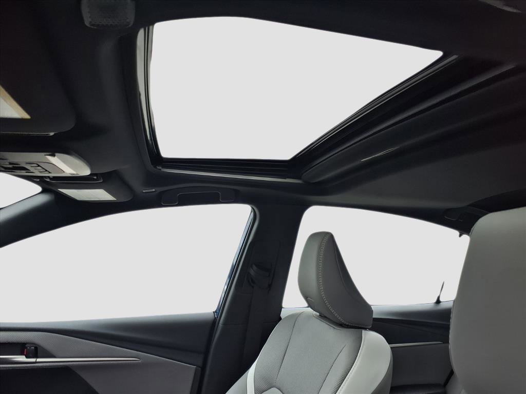 Used 2025 Toyota Camry Hybrid image 18