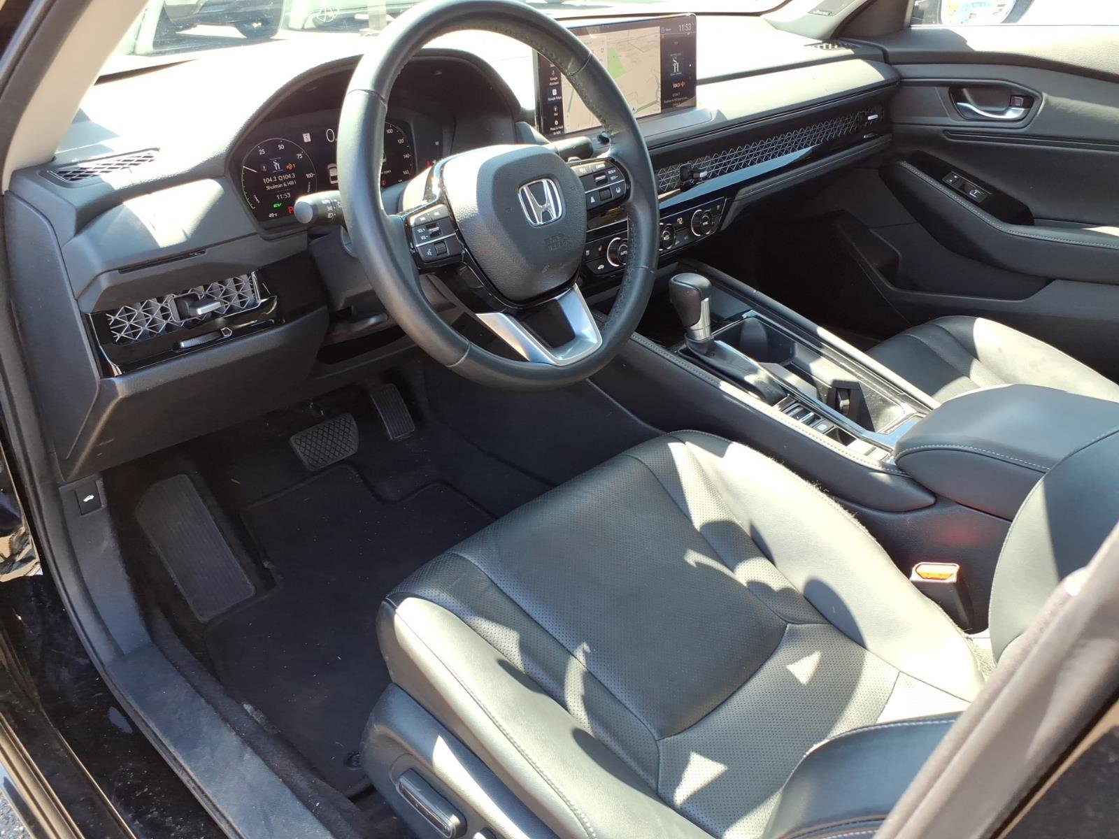 Used 2023 Honda Accord Touring image 12