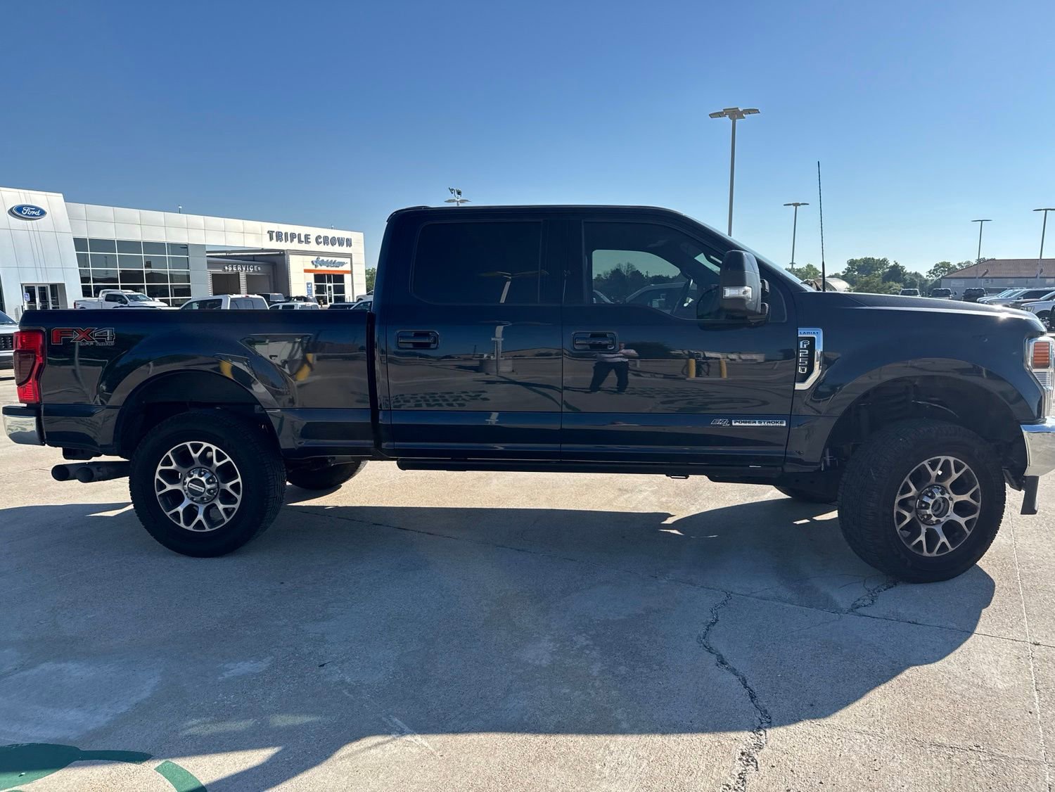 Certified 2022 Ford F250 Lariat w/ Lariat Ultimate Package AWD/4WD image 2
