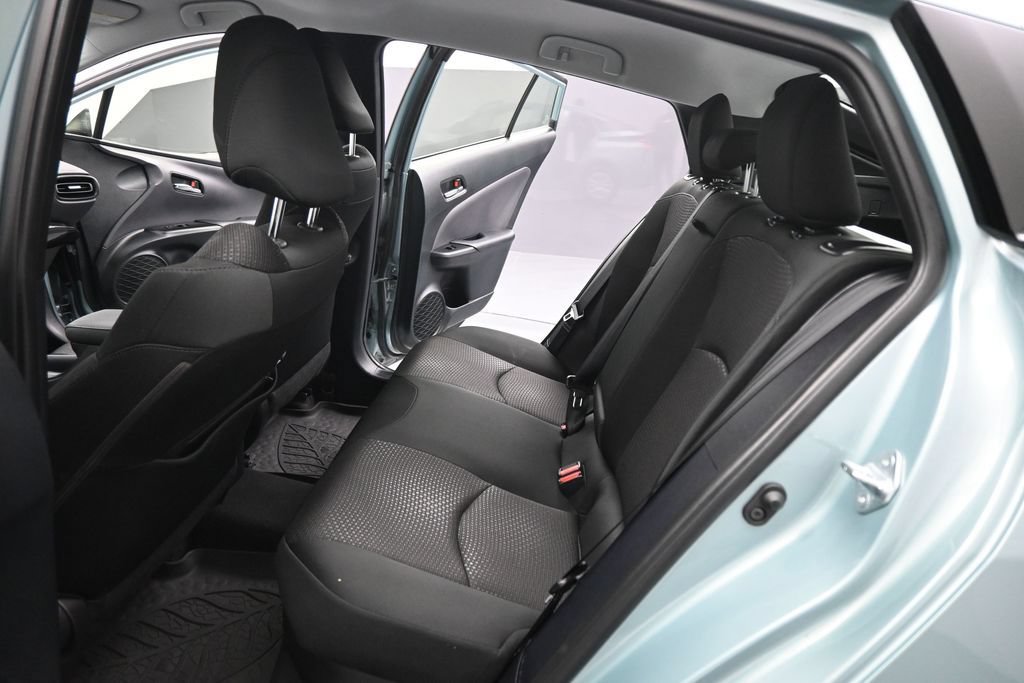 Used 2021 Toyota Prius LE FWD image 14