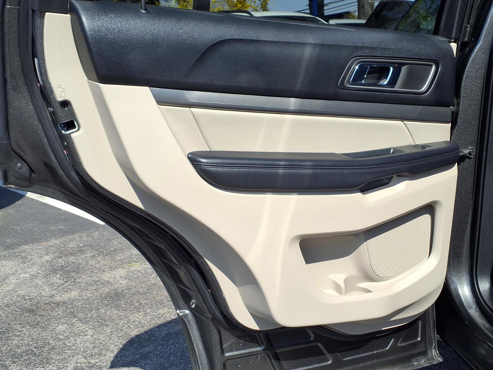 Certified 2019 Ford Explorer XLT w/ Equipment Group 202A AWD/4WD image 21