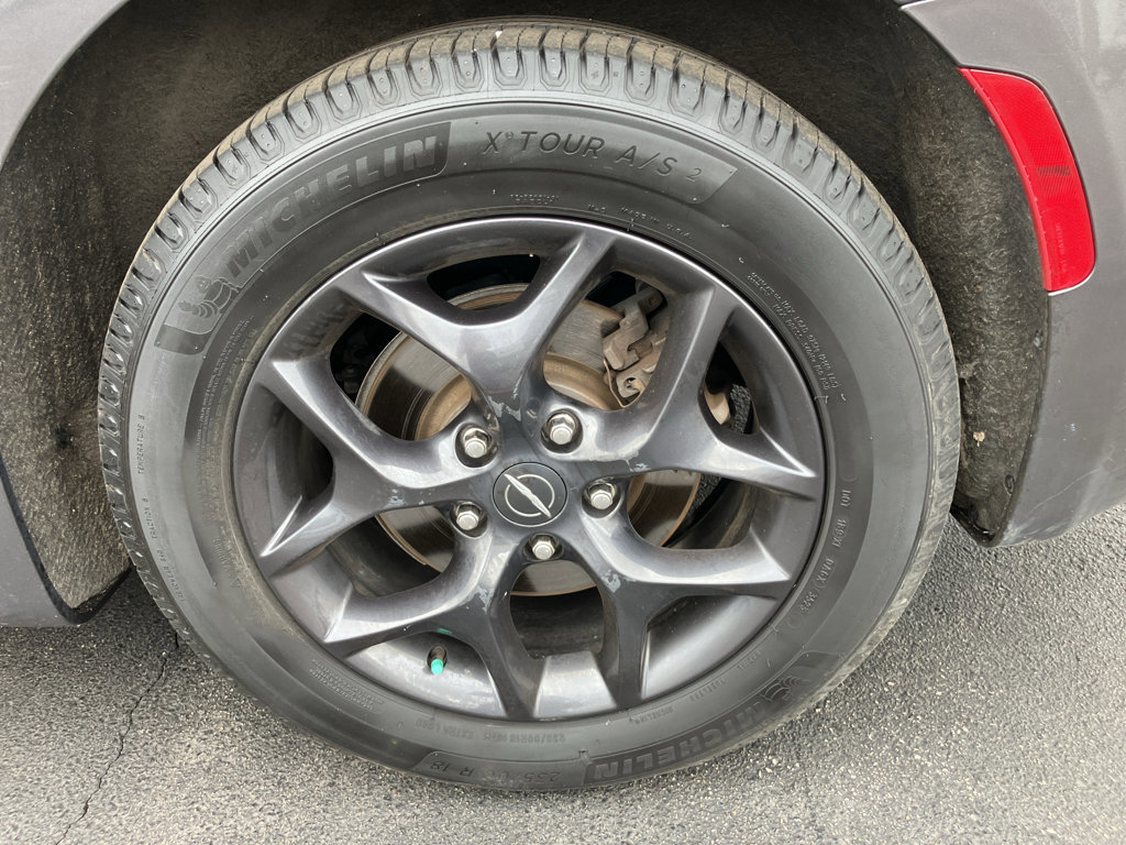 Used 2020 Chrysler Pacifica Touring-L Plus image 15