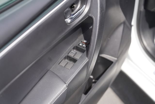 Used 2017 Toyota Corolla XLE FWD image 30