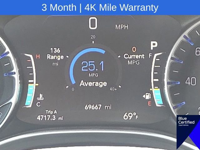 Used 2023 Chrysler Pacifica Touring-L FWD image 47