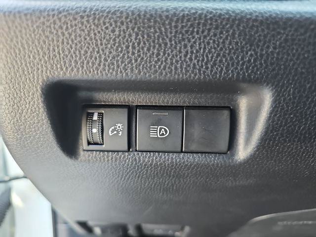 Used 2025 Toyota RAV4 XLE FWD image 25