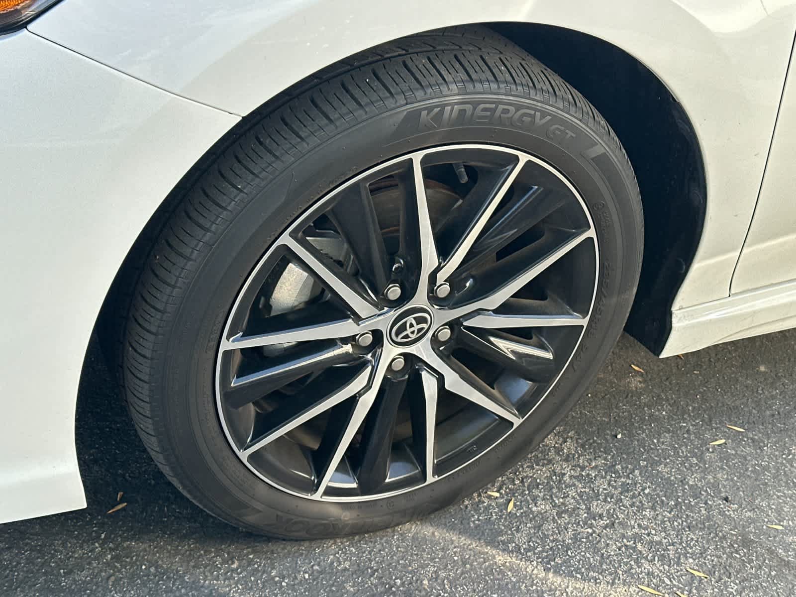 Used 2023 Toyota Camry SE w/ Convenience Package FWD image 9