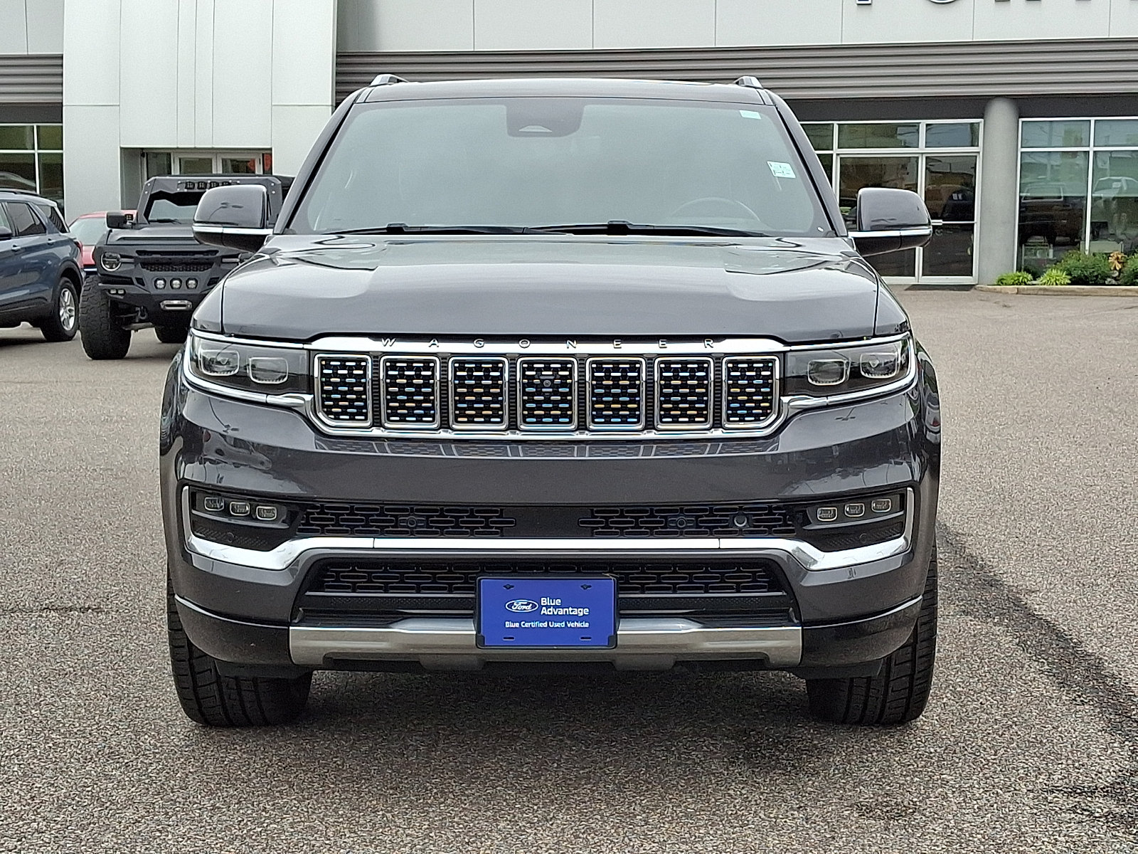 Used 2022 Jeep Grand Wagoneer Series III w/ Flexible Seating Group AWD/4WD image 3
