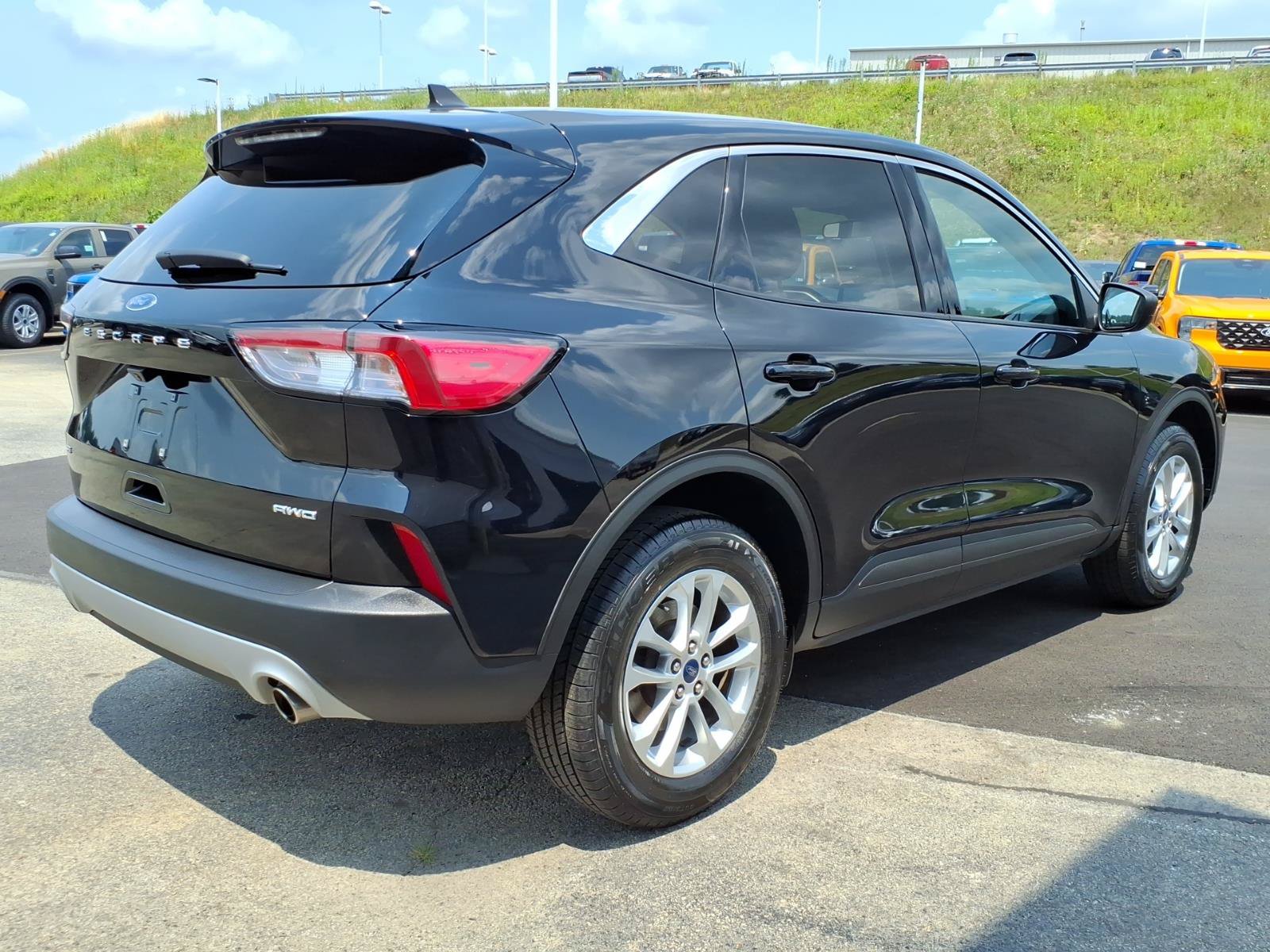 Certified 2022 Ford Escape SE w/ Convenience Package AWD/4WD image 5