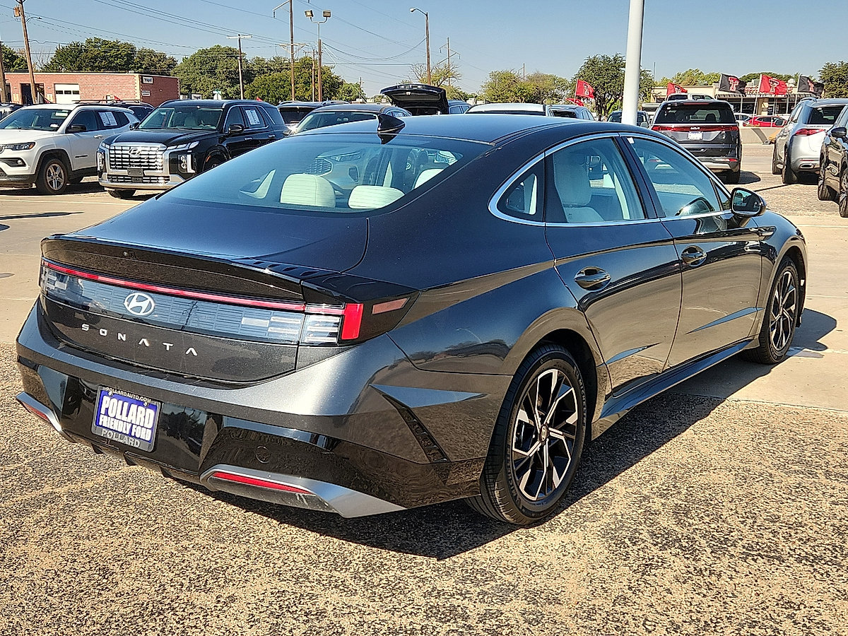 Used 2025 Hyundai Sonata SEL FWD image 4