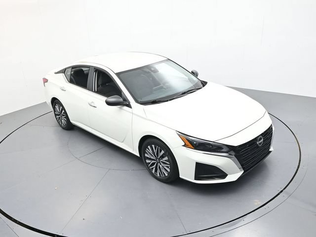 Used 2025 Nissan Altima 2.5 SV FWD image 33