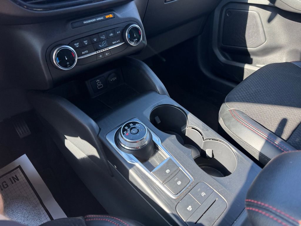 Certified 2025 Ford Escape ST-Line AWD/4WD image 39