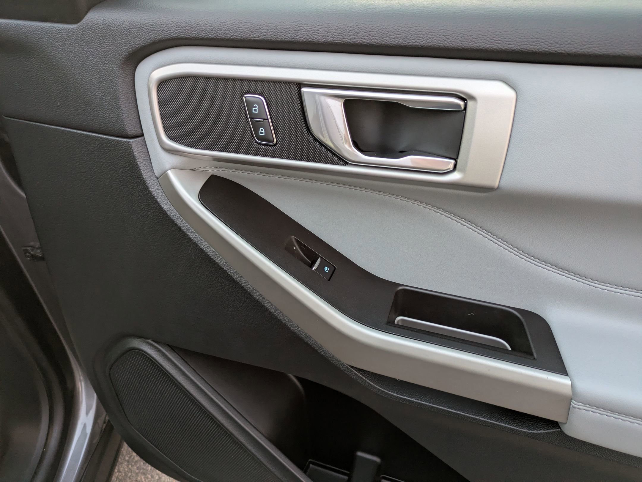 Certified 2024 Ford Explorer XLT w/ Equipment Group 202A image 32