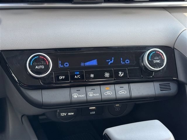 Used 2025 Hyundai Elantra Sport FWD image 23