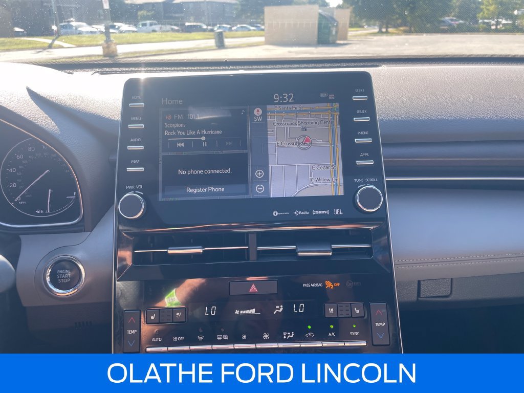 Used 2019 Toyota Avalon Limited FWD image 11