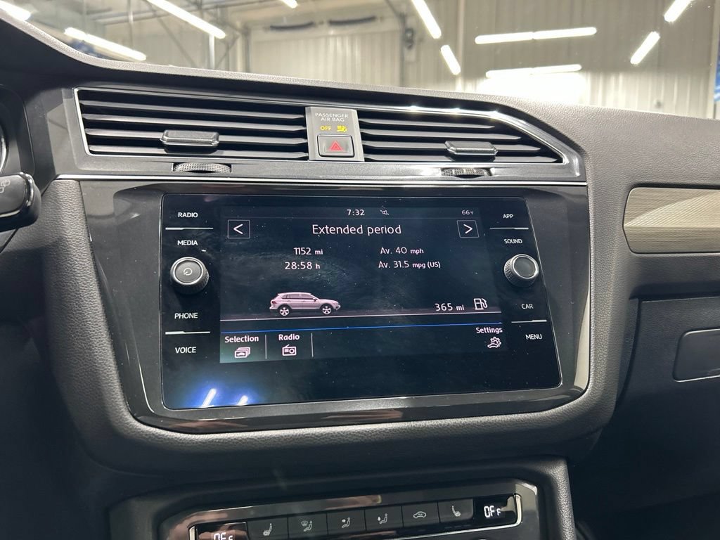 Used 2018 Volkswagen Tiguan SE w/ Panoramic Sunroof Package FWD image 20