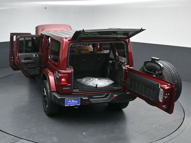 Used 2021 Jeep Wrangler Unlimited Sahara w/ Cold Weather Group AWD/4WD image 59