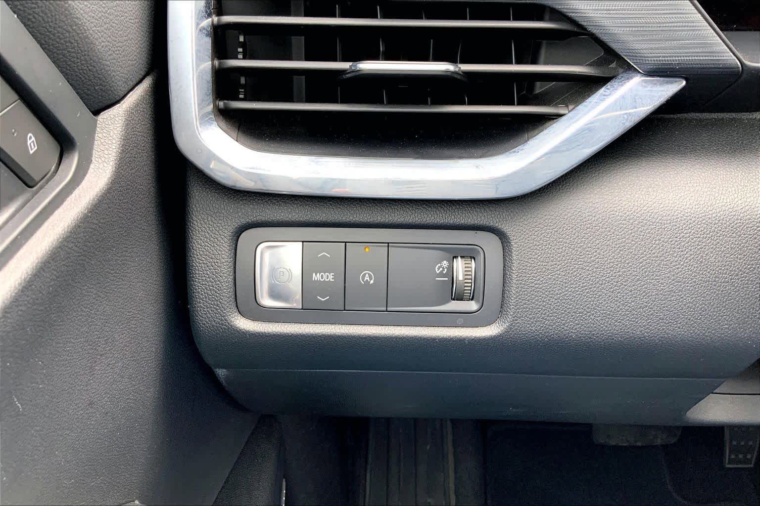 Used 2025 GMC Acadia Elevation FWD image 36