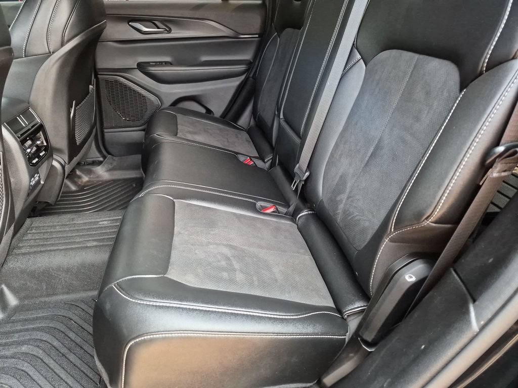 Used 2024 Jeep Grand Cherokee Altitude AWD/4WD image 34