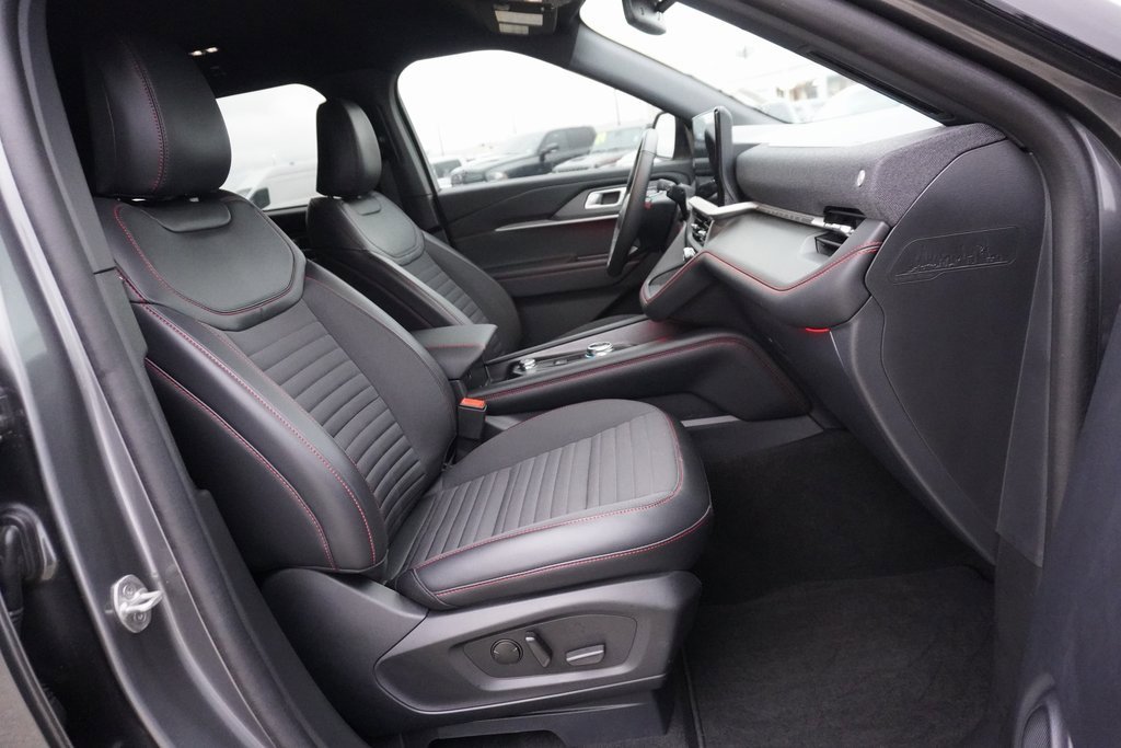 Certified 2025 Ford Explorer ST-Line w/ Premium Package image 27