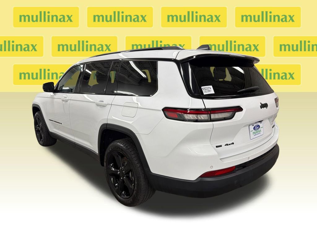 Used 2022 Jeep Grand Cherokee L Limited w/ Black Appearance Package AWD/4WD image 10