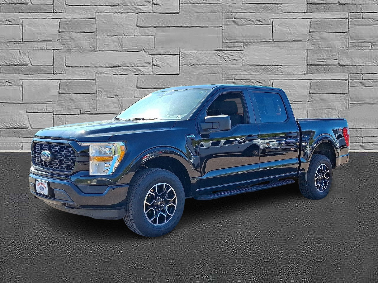 Certified 2022 Ford F150 XL w/ STX Appearance Package image 5