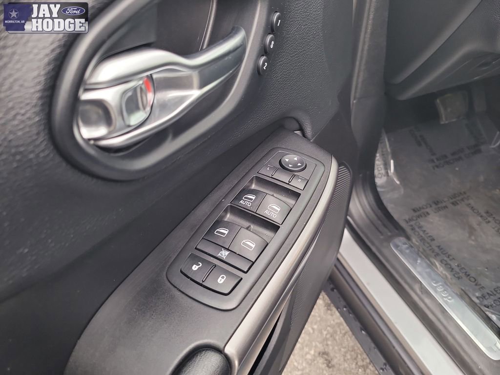 Used 2019 Jeep Cherokee Limited w/ Trailer Tow Group image 13