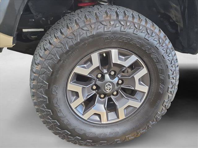 Used 2018 Toyota Tacoma TRD Off-Road AWD/4WD image 23