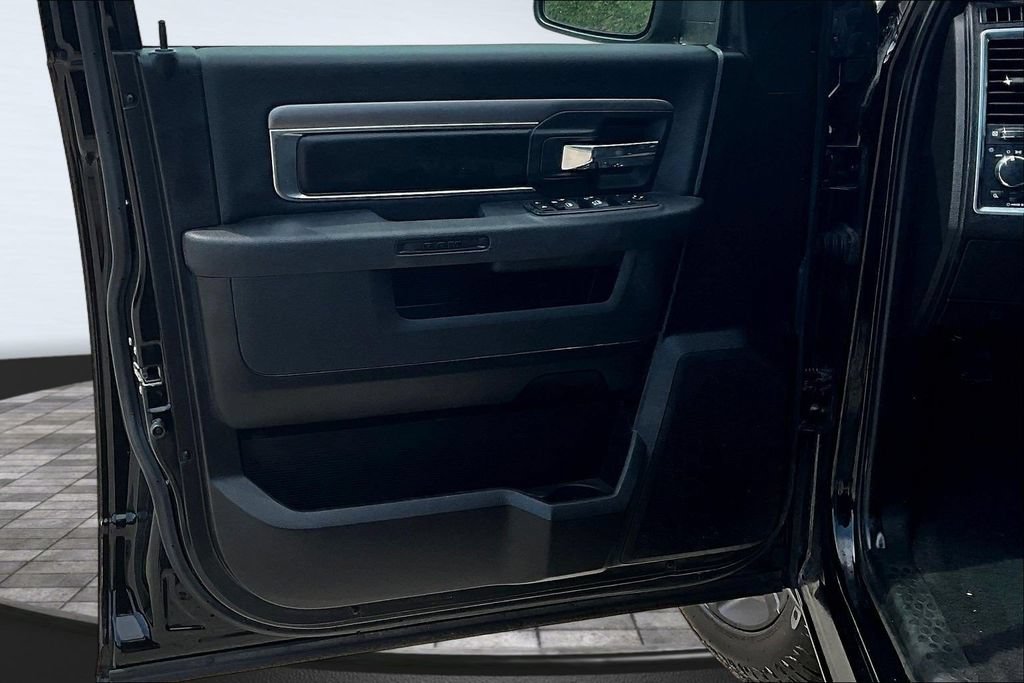 Used 2022 RAM 1500 Warlock AWD/4WD image 16