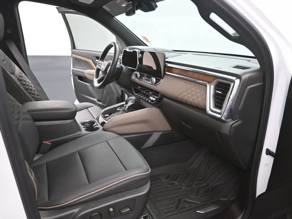 Used 2024 GMC Canyon Denali image 29