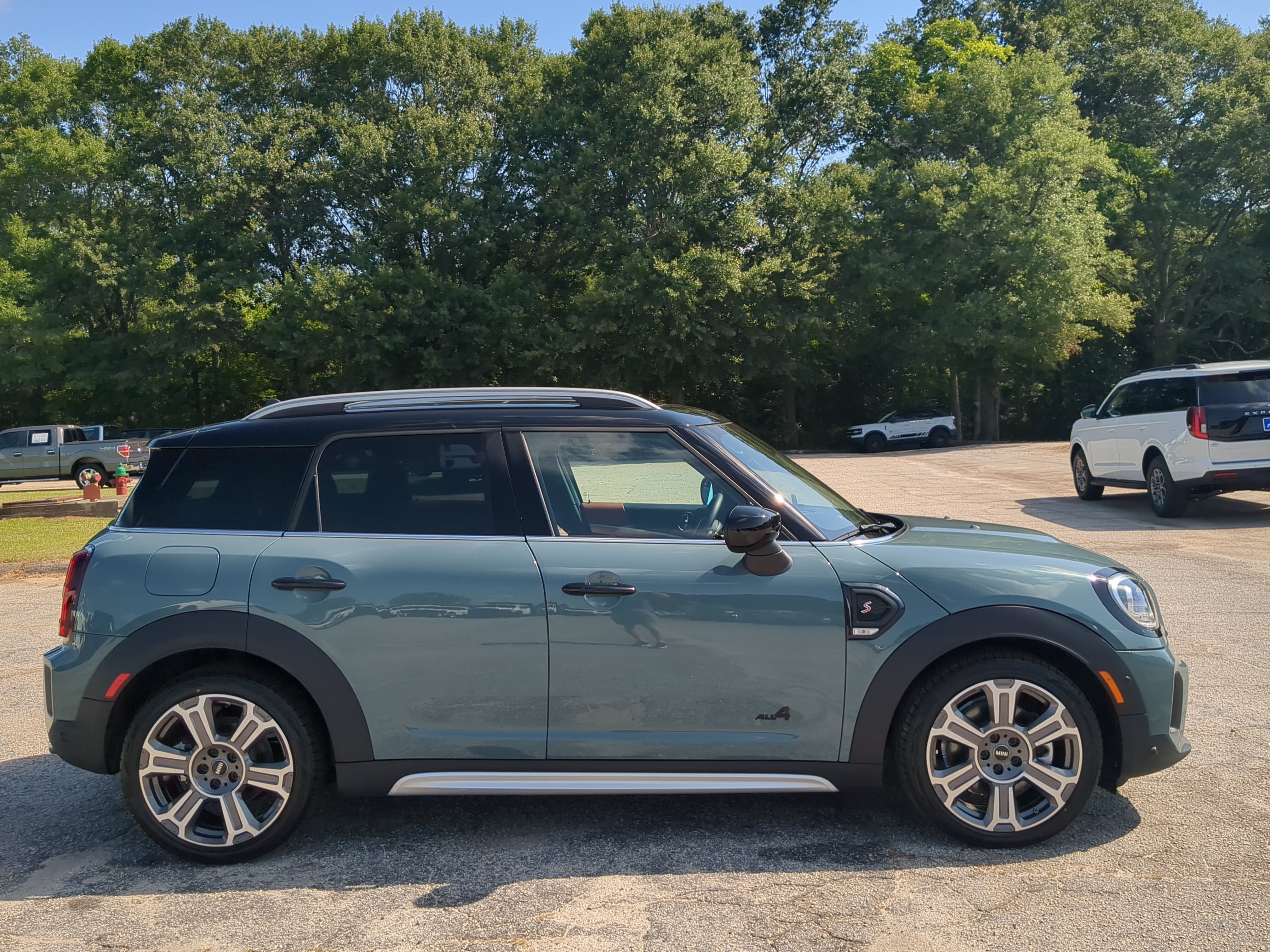 Used 2024 MINI Cooper Countryman S AWD/4WD image 2