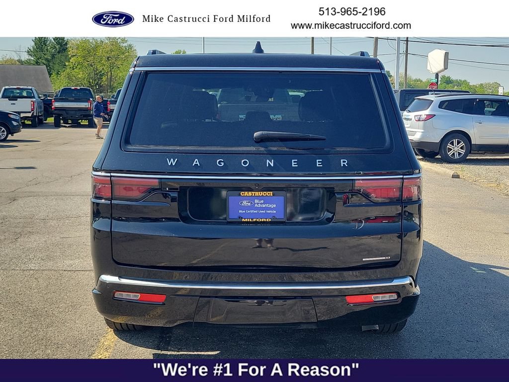 Used 2024 Jeep Wagoneer L Series III w/ Flexible Seating Group AWD/4WD image 4