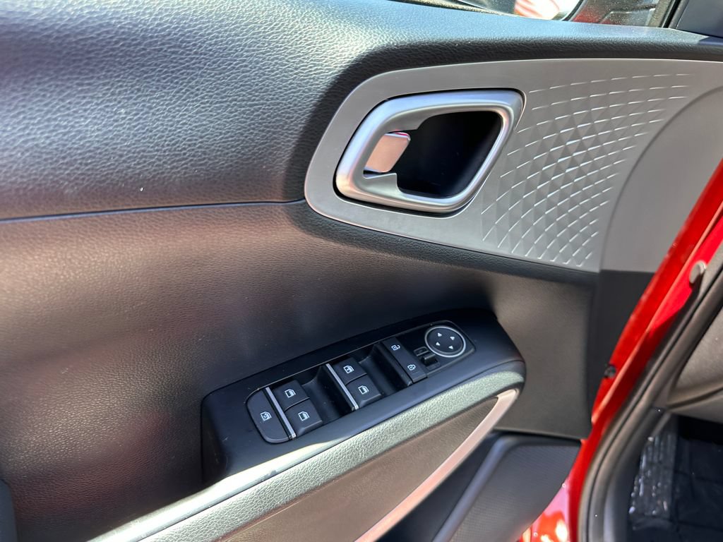 Used 2024 Kia Soul LX w/ Option Group 015 FWD image 23