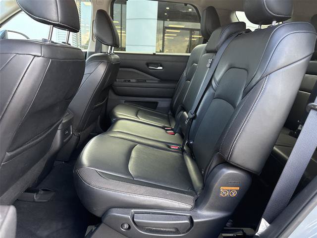 Used 2022 Nissan Pathfinder SL FWD image 5