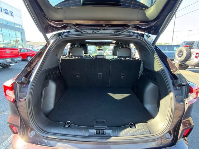 Certified 2023 Ford Escape ST-Line w/ Tech Pack #1 AWD/4WD image 28