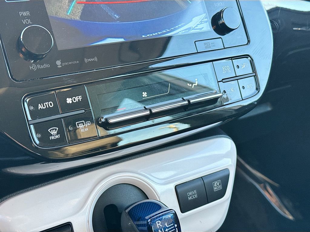 Used 2017 Toyota Prius Four w/ Advanced Technology Package image 14