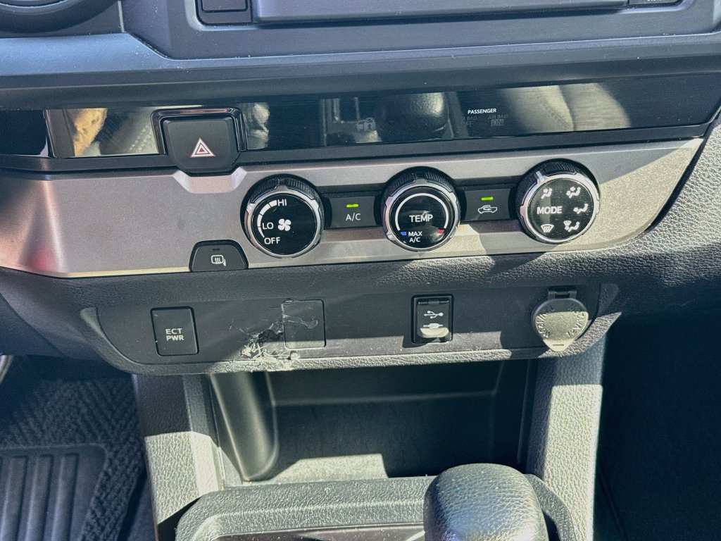 Used 2017 Toyota Tacoma SR RWD image 15