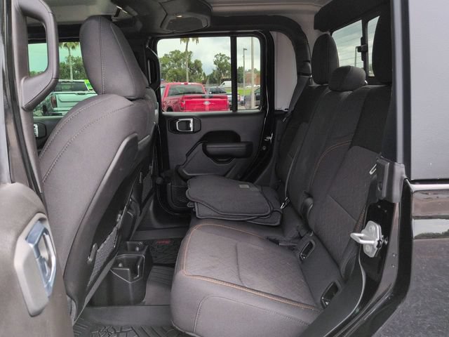 Used 2025 Jeep Gladiator Mojave AWD/4WD image 14