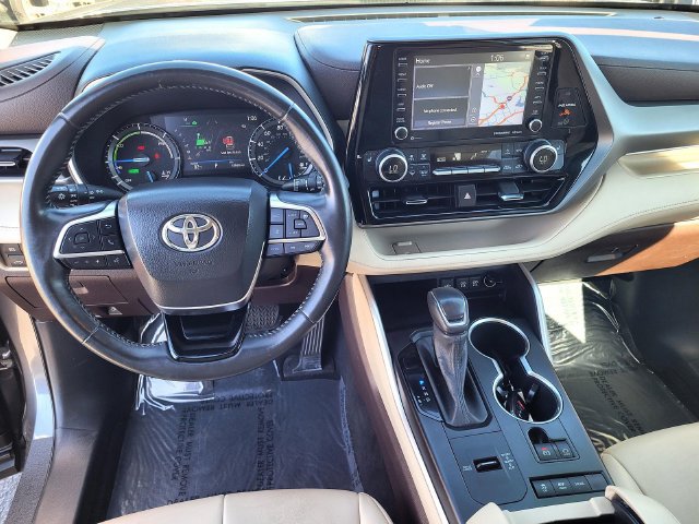 Used 2021 Toyota Highlander XLE AWD/4WD image 9