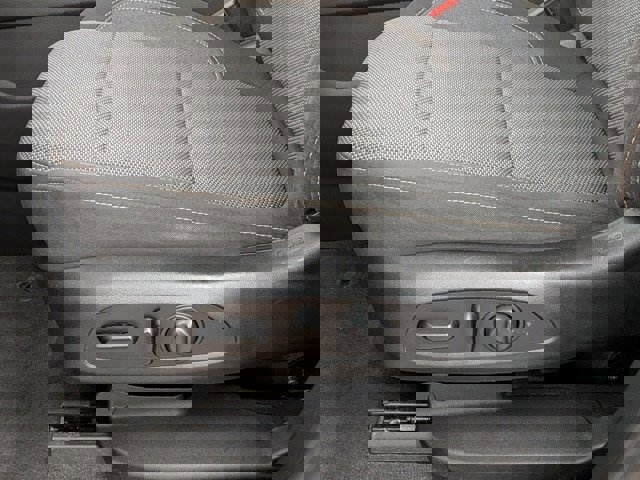 Used 2020 Chevrolet Traverse LT image 12