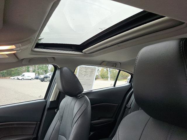 Used 2017 MAZDA MAZDA3 Grand Touring image 14