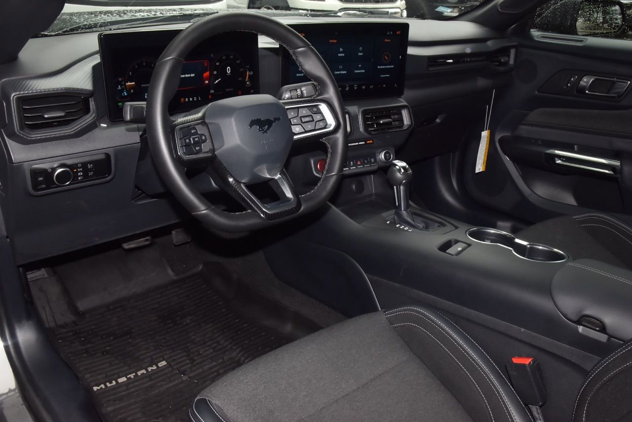Certified 2024 Ford Mustang Coupe RWD image 14