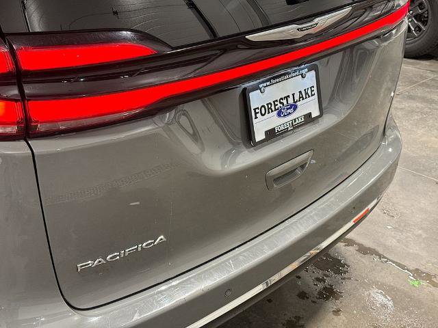 Used 2022 Chrysler Pacifica Touring-L FWD image 21