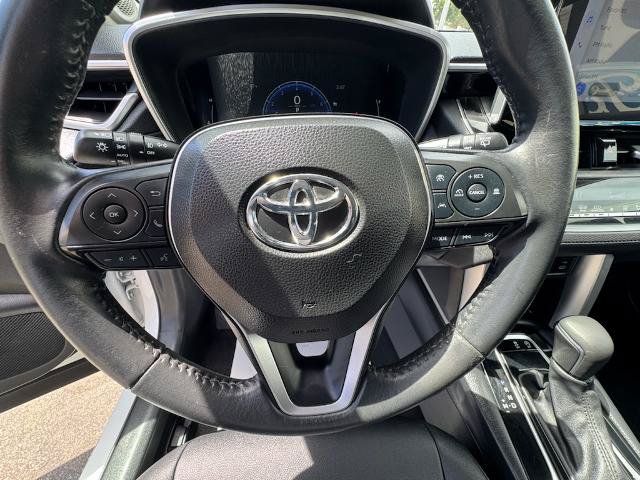 Used 2023 Toyota Corolla Cross XLE w/ Convenience Package FWD image 19
