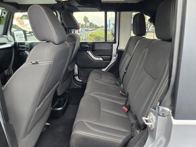 Used 2017 Jeep Wrangler Unlimited Sahara AWD/4WD image 10