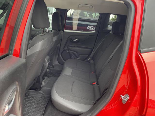 Used 2018 Jeep Renegade Altitude FWD image 20