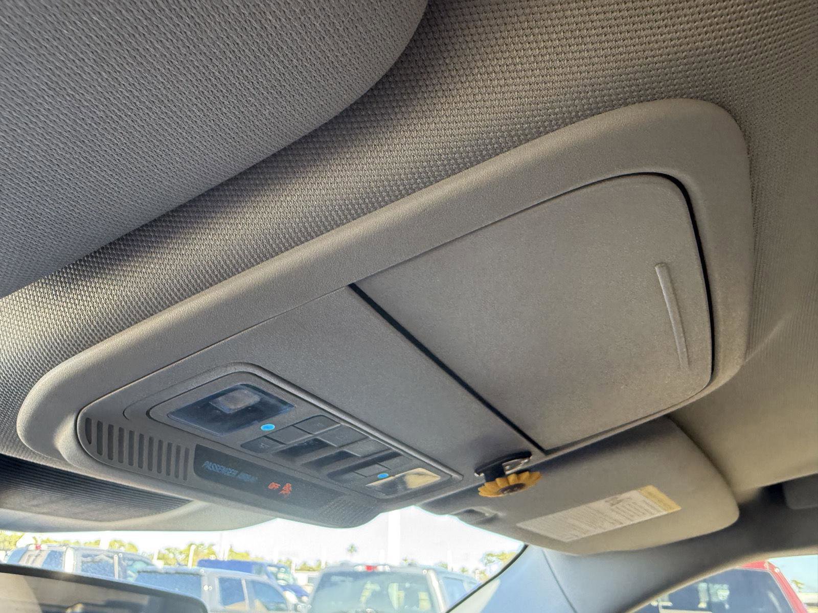 Certified 2022 Ford Explorer XLT w/ Equipment Group 202A image 33