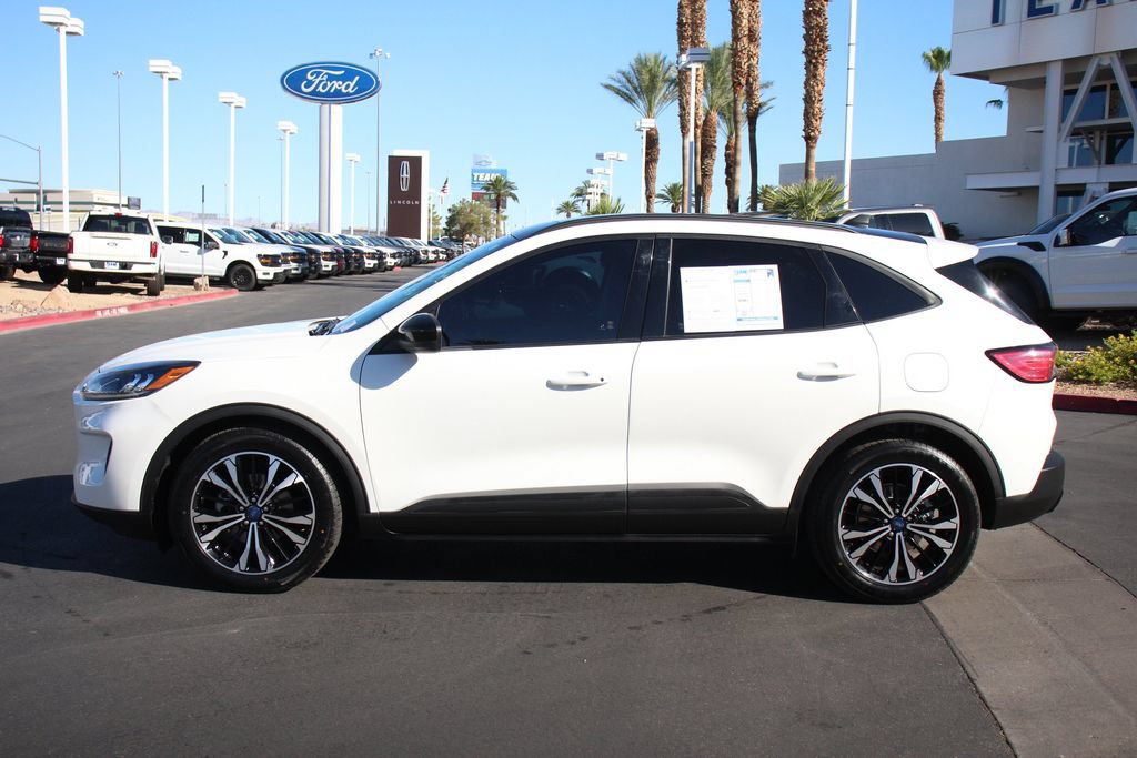 Certified 2022 Ford Escape SE w/ SE Sport Appearance Package FWD image 4