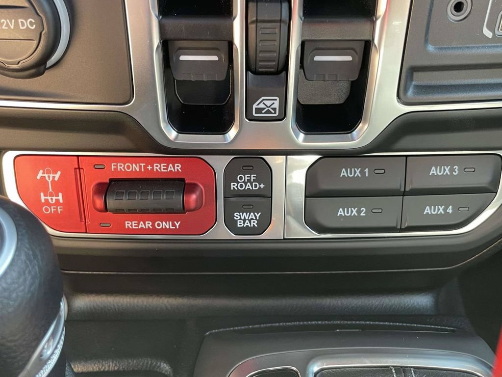 Used 2025 Jeep Gladiator Rubicon w/ Convenience Group AWD/4WD image 22