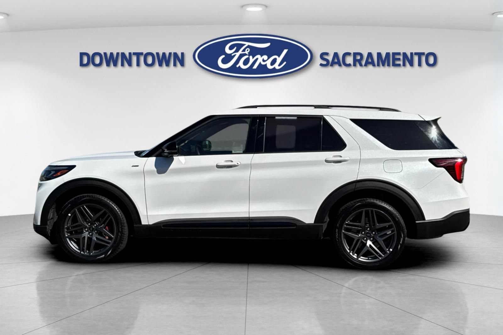 Certified 2025 Ford Explorer ST-Line w/ ST-Line Street Pack AWD/4WD image 7