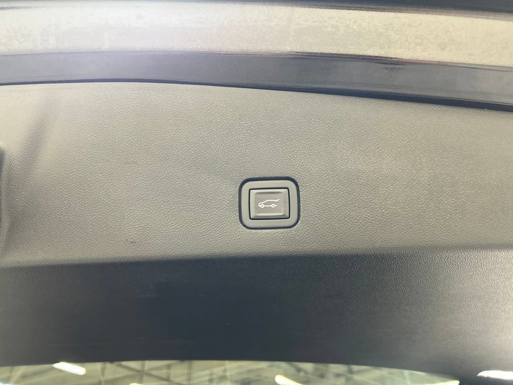 Used 2022 Cadillac XT6 Premium Luxury AWD/4WD image 32